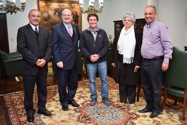 Reuniao com reitor da UFPR zaki akel sobrinho e Prefeito Piraquara Marcus Tesserolli