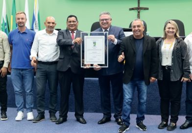 Pinhais concede Título de Cidadão Honorário ao empresário Newton Bonin, fundador da BeautyColor