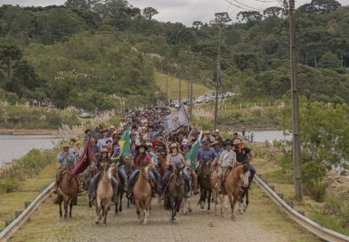 Cavalgada de Aniversário dos 136 anos de Piraquara reúne cerca de 700 cavaleiros e celebra tradição do município