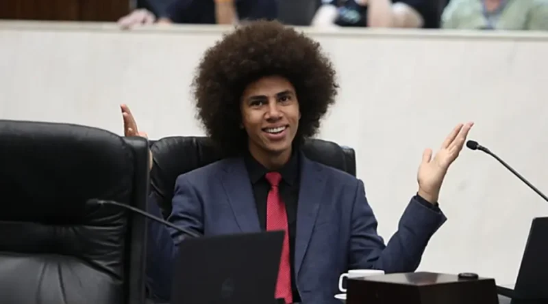 Conselho de Ética decide pela suspensão das prerrogativas parlamentares do deputado Renato Freitas (PT); parecer agora segue para a CCJ