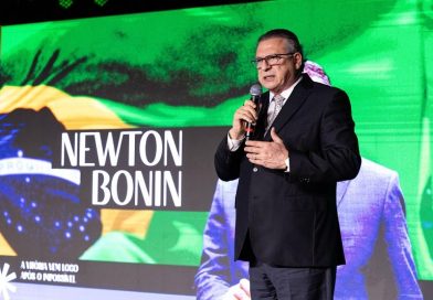 Pinhais homenageia Newton Bonin, empresário que transformou a cidade em base de sua trajetória