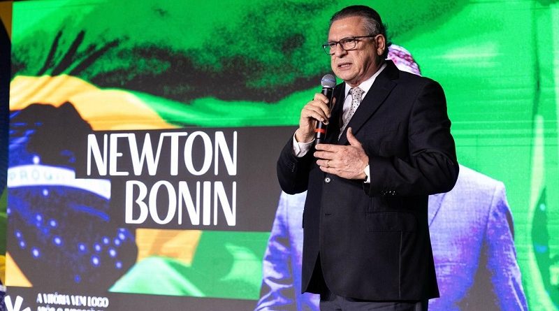 Pinhais homenageia Newton Bonin, empresário que transformou a cidade em base de sua trajetória